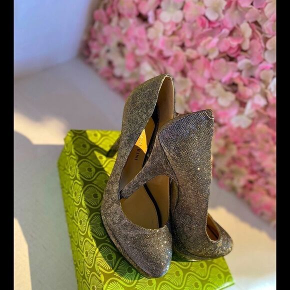 NEW!!! GIANNI BINI Pumps! - Picture 1 of 6